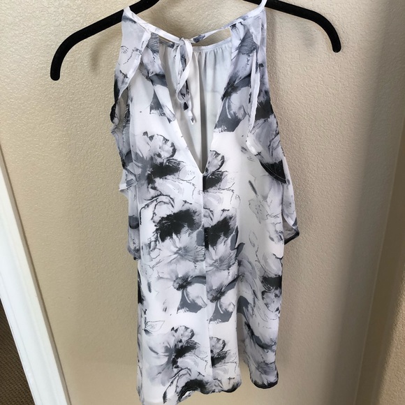 Urban Outfitters cold shoulder ruffle shift dress - Picture 4 of 5